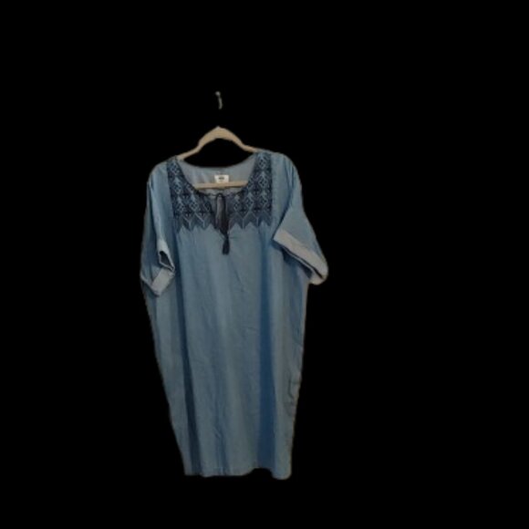 NWOT Old Navy embroidered chambray dress - Picture 2 of 5